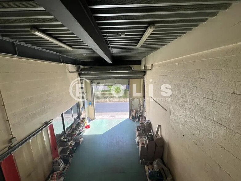 Local d'activités dans Boissy-Saint-Léger à vendre - Photo de l’immeuble – Image 3 sur 16