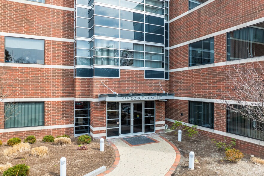 959 Concord St, Framingham, MA à louer - Photo de l’immeuble – Image 2 sur 5