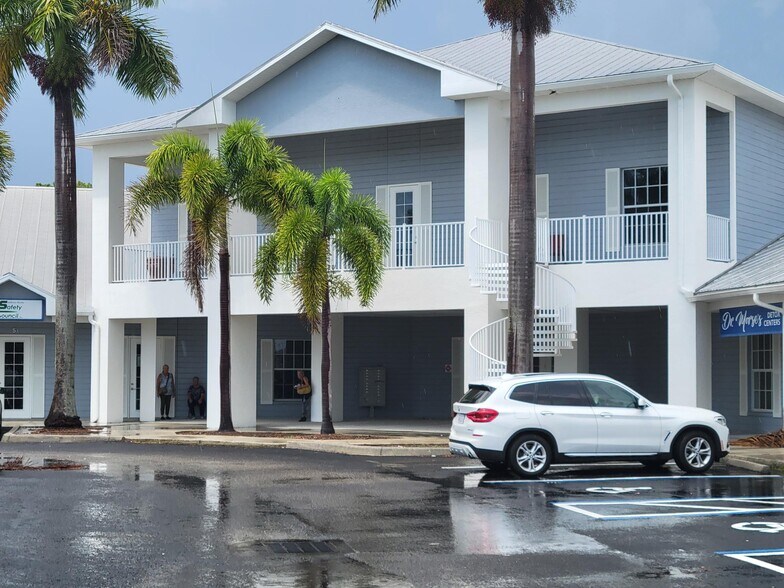 1000-1032 Tamiami Trl, Port Charlotte, FL à louer - Photo de l’immeuble – Image 3 sur 9