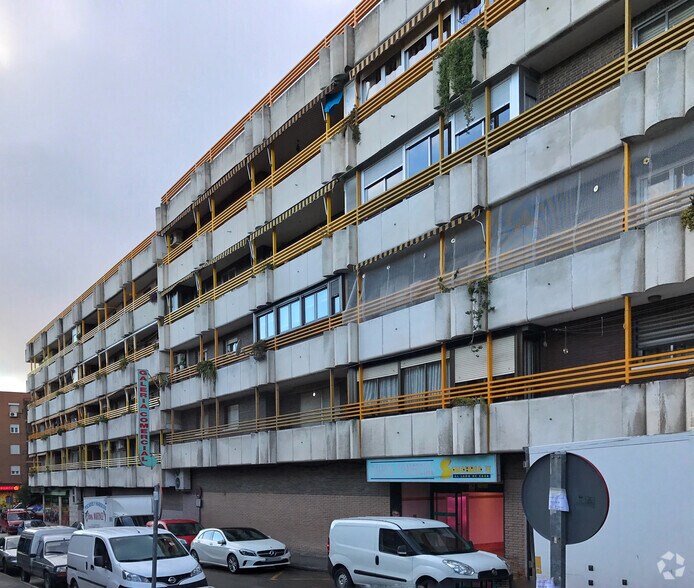 Avenida Fuenlabrada, 37, Leganés, Madrid à vendre - Photo de l’immeuble – Image 2 sur 2