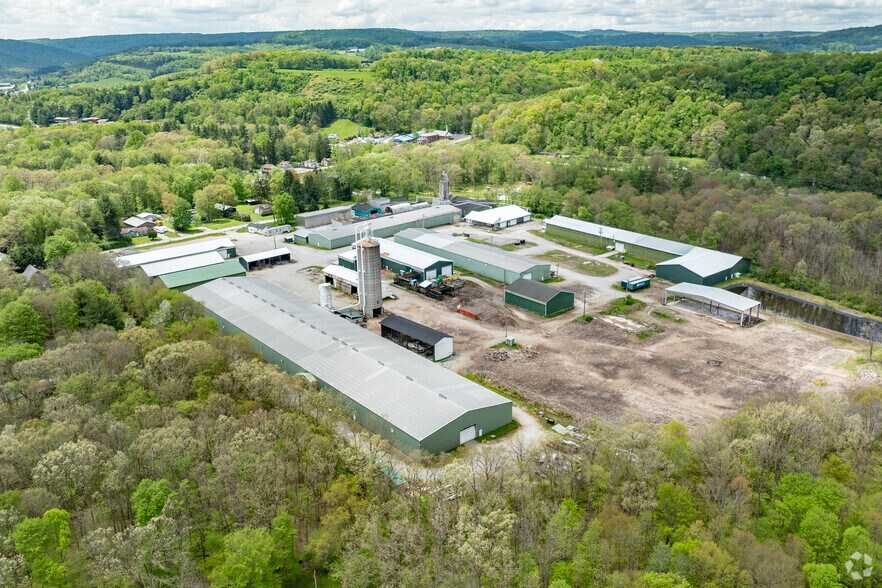 135 Roaring Run Rd, Champion, PA à vendre - Photo de l’immeuble – Image 2 sur 6