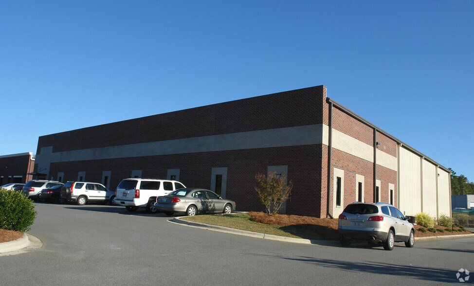 1024 Van Buren Ave, Indian Trail, NC à louer - Photo de l’immeuble – Image 2 sur 2