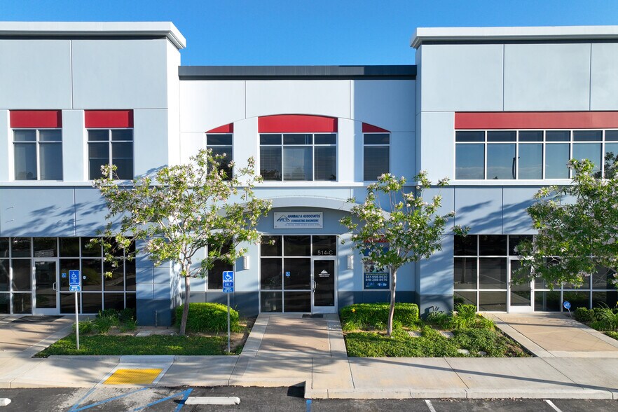 514 Commerce Ave, Palmdale, CA à vendre - Photo de l’immeuble – Image 1 sur 73