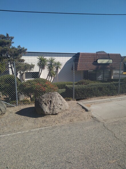 30919 Mission Rd, Bonsall, CA à louer - Photo de l’immeuble – Image 2 sur 24