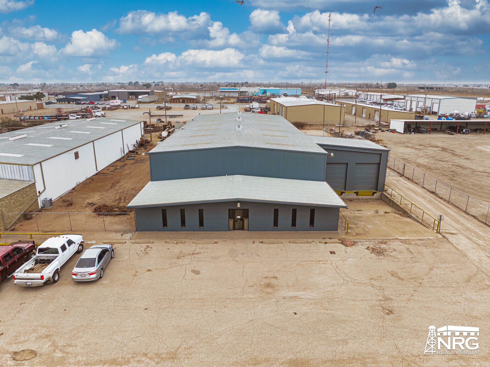 2706 S County Road 1206, Midland, TX à louer Photo principale– Image 1 sur 6