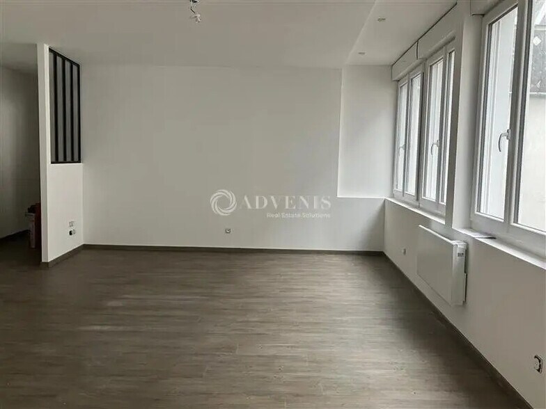 Bureau dans Bourges à vendre - Photo de l’immeuble – Image 1 sur 3