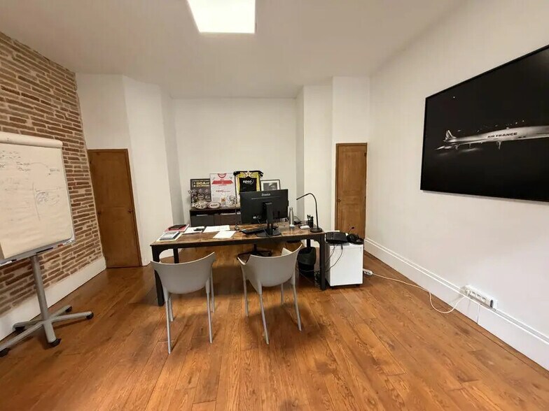 Bureau dans Pechbonnieu à vendre - Photo intérieure – Image 2 sur 9