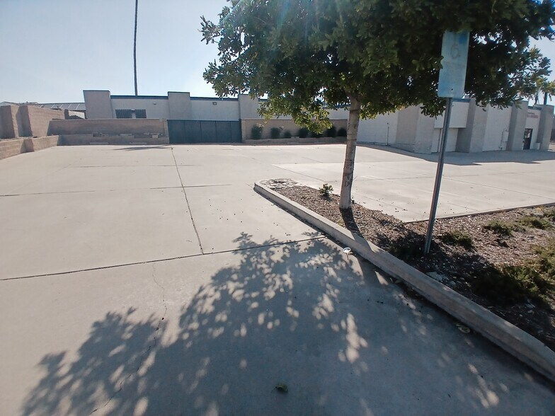 1595 W Foothill Blvd, Upland, CA à louer - Photo de l’immeuble – Image 2 sur 23