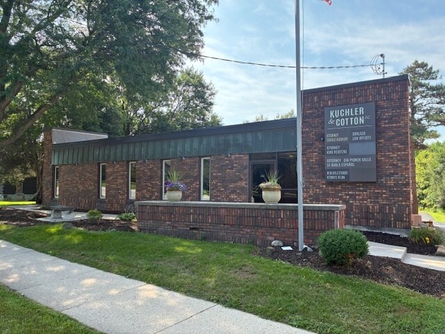 1535 E Racine Ave, Waukesha, WI à vendre Photo de l’immeuble– Image 1 sur 9