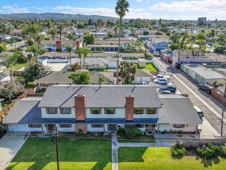 1780 Santa Ana Ave, Costa Mesa, CA à vendre - Photo de l’immeuble – Image 2 sur 17