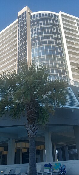 9860 S Thomas Dr, Panama City Beach, FL à vendre - Photo de l’immeuble – Image 3 sur 25