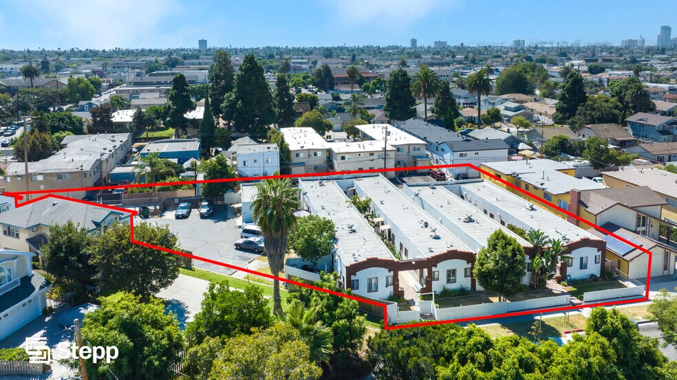 2652-2728 E 15th St, Long Beach, CA à vendre - Photo de l’immeuble – Image 2 sur 14