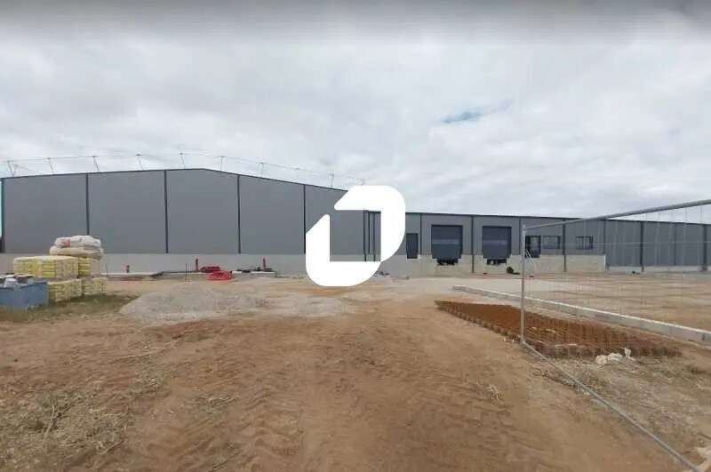 Local d’activités dans Générac à louer - Photo de l’immeuble – Image 3 sur 7