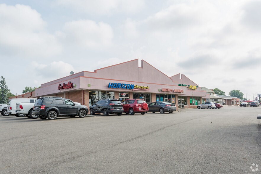 4957-4975 Tuscarawas St, Canton, OH à louer - Photo de l’immeuble – Image 2 sur 2