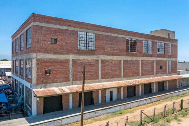 Plus de détails pour 430 W Ventura St, Dinuba, CA - Industriel/Logistique à vendre