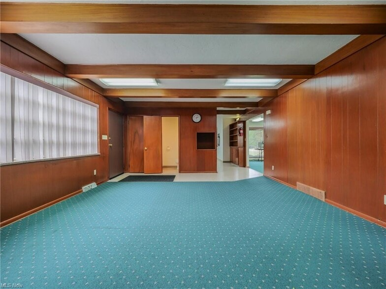 31255 Lorain Rd, Cleveland, OH à vendre - Photo intérieure – Image 2 sur 34