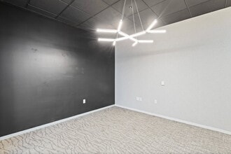18200 Von Karman Ave, Irvine, CA à louer Photo intérieure– Image 2 sur 6