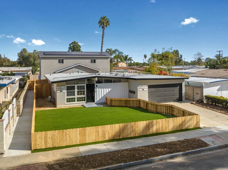 4161 Clairemont Mesa Blvd, San Diego, CA à vendre - Photo de l’immeuble – Image 1 sur 23