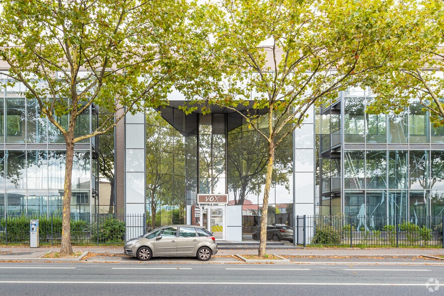 Bureau dans Saint-Denis à louer - Photo de l’immeuble – Image 3 sur 4