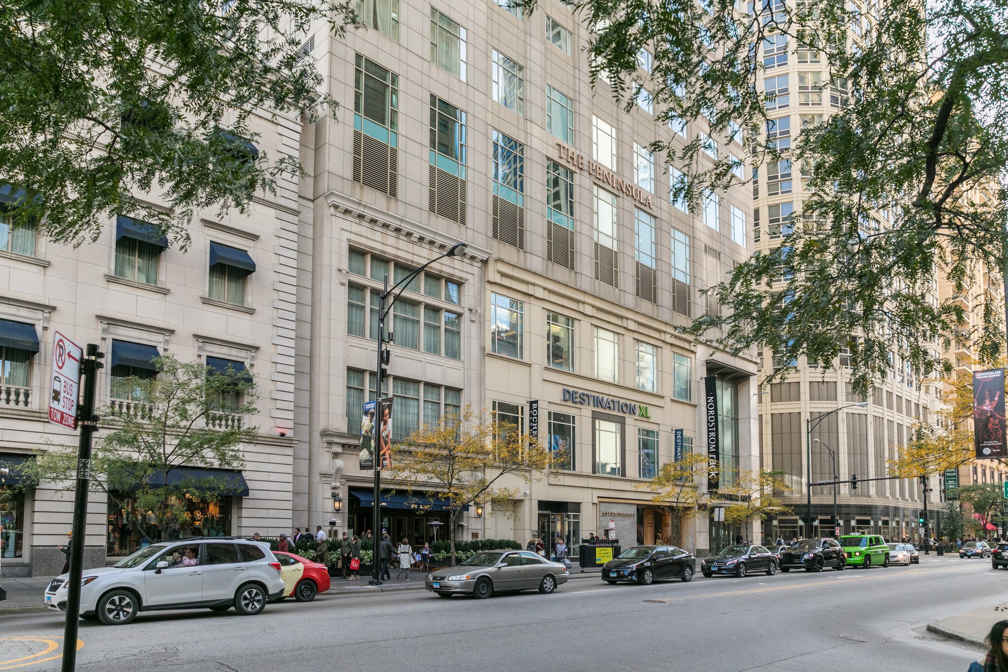 113 E Chicago Ave, Chicago, IL à louer Photo principale– Image 1 sur 5