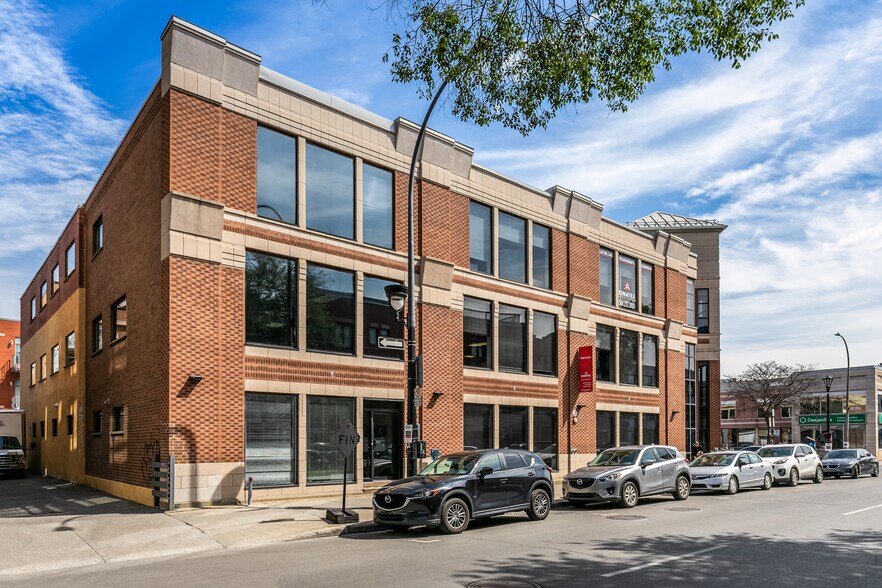 25 Av Mozart E, Montréal, QC à louer - Photo de l’immeuble – Image 2 sur 10