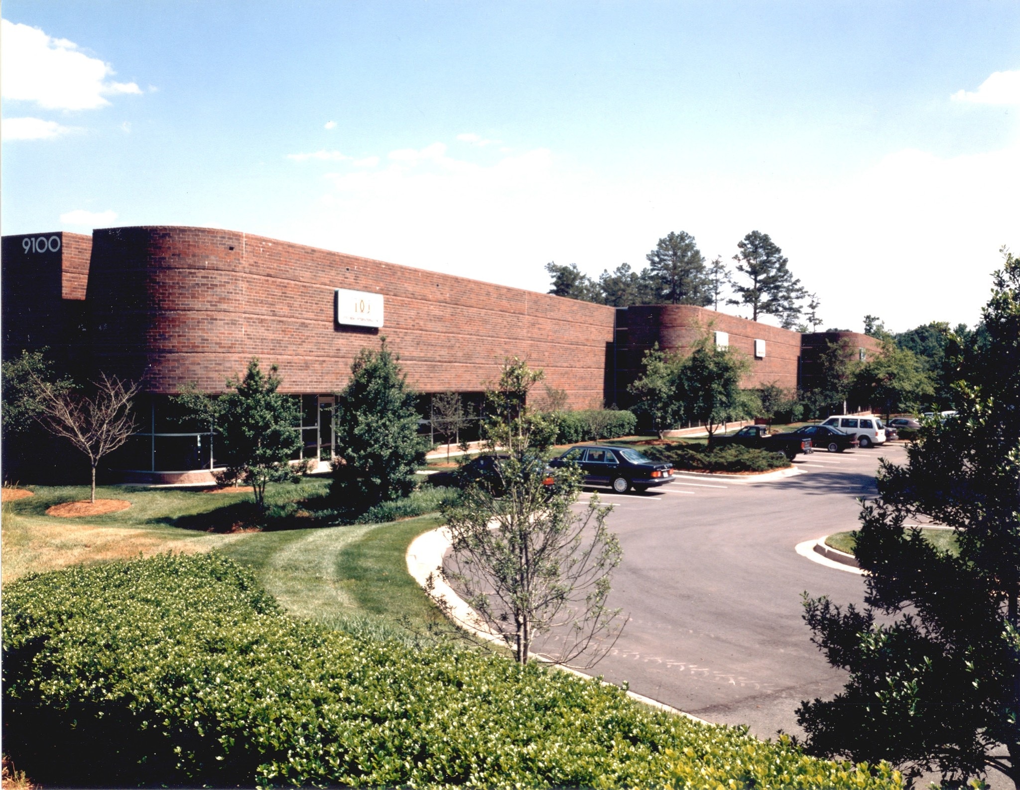 9006 Perimeter Woods Dr, Charlotte, NC à louer Photo principale– Image 1 sur 29