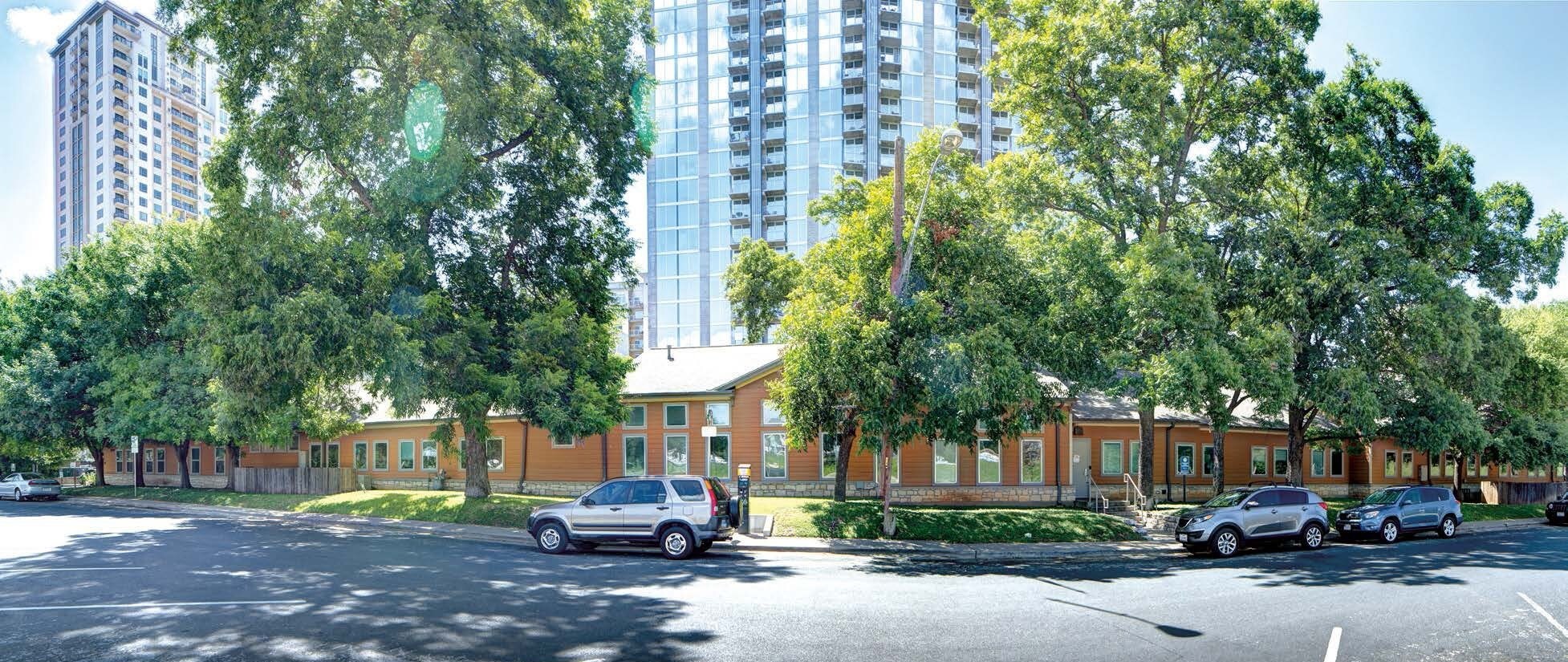 56 East Ave, Austin, TX à louer Photo principale– Image 1 sur 12