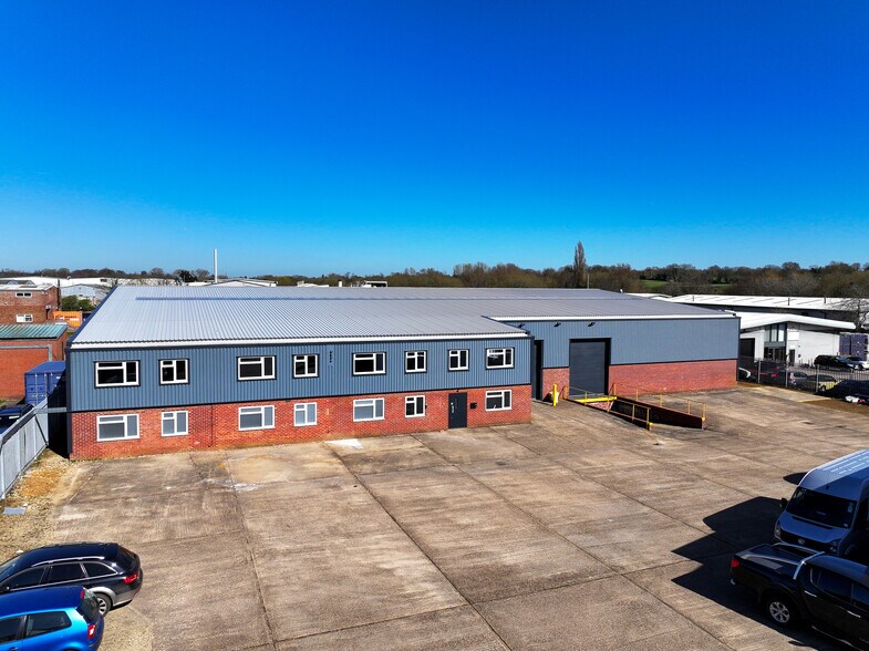 Borough Road, Buckingham Road Industrial Estate, Brackley à louer - Photo de l’immeuble – Image 1 sur 4