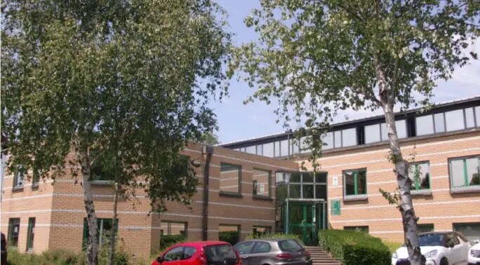 Bureau dans Champs-sur-Marne à vendre - Photo de l’immeuble – Image 1 sur 2