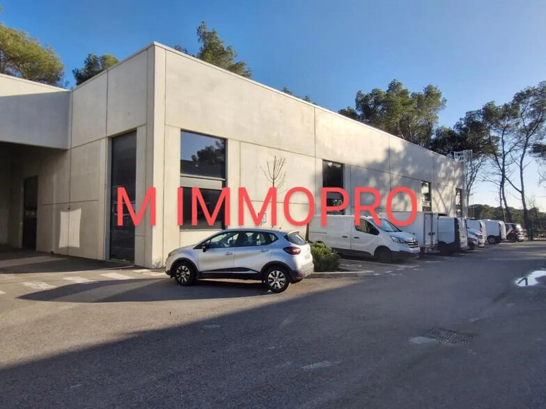 Local d’activités dans Mougins à louer - Photo de l’immeuble – Image 2 sur 3