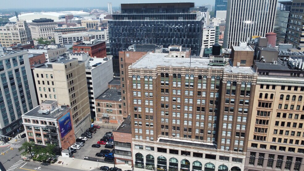 1250 Griswold St, Detroit, MI à louer - Photo de l’immeuble – Image 2 sur 8