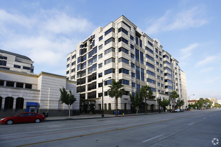 800 E Colorado Blvd, Pasadena, CA à louer - Photo de l’immeuble – Image 1 sur 13