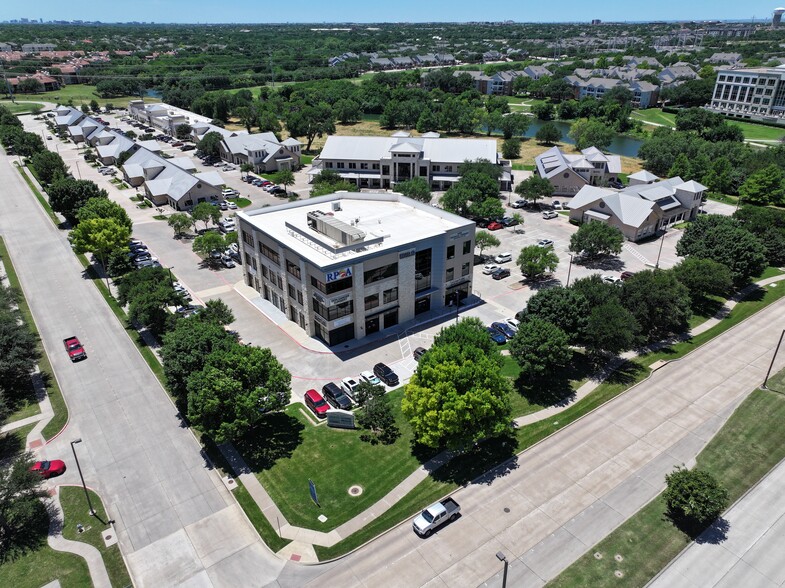 5060 Tennyson Pky, Plano, TX à louer - Photo de l’immeuble – Image 3 sur 17