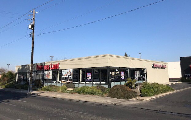 4222 W Shaw Ave, Fresno, CA à louer - Photo de l’immeuble – Image 2 sur 13