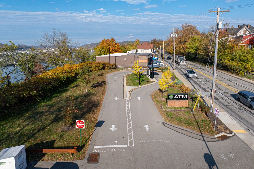 818 Ohio River blvd, Pittsburgh, PA à louer - Photo de l’immeuble – Image 2 sur 10
