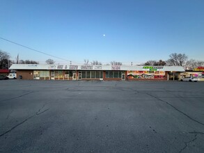 15148 Fort Campbell Blvd, Oak Grove, KY à louer Photo de l’immeuble– Image 2 sur 2