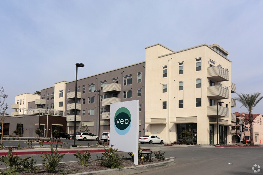 612-620 E Carson St, Carson, CA à louer - Photo de l’immeuble – Image 2 sur 13