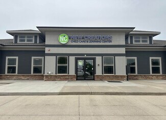 Plus de détails pour 3004 NW 18th St, Ankeny, IA - Local commercial à vendre