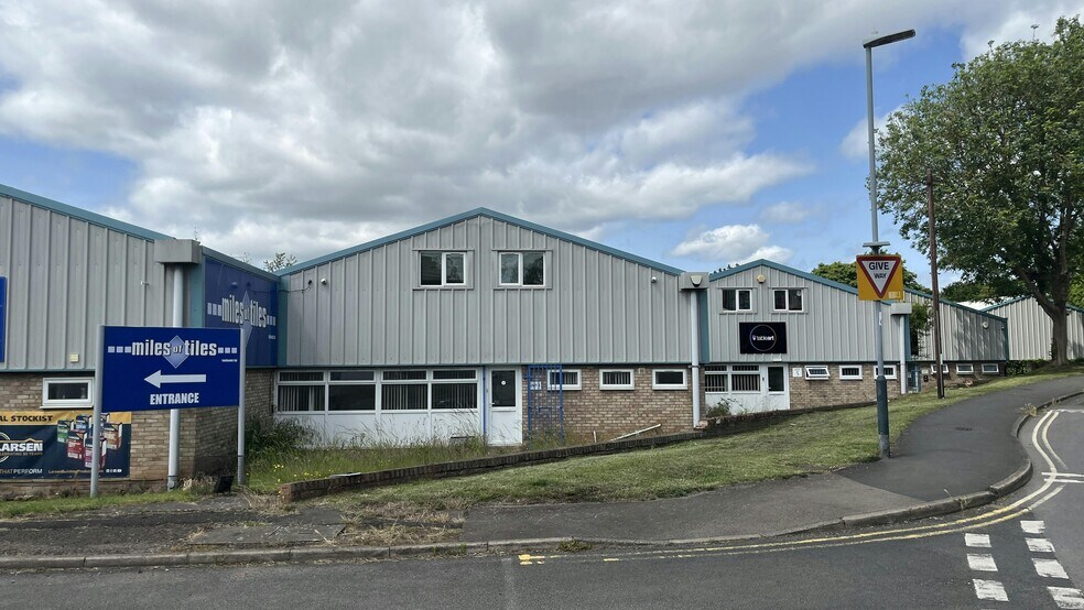 St Marys Rd, Leamington Spa à louer - Photo de l’immeuble – Image 3 sur 18