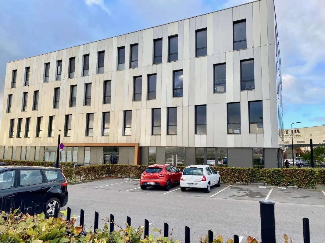 23 Rue Paul Dubrule, Lesquin à louer Photo de l’immeuble– Image 1 sur 10