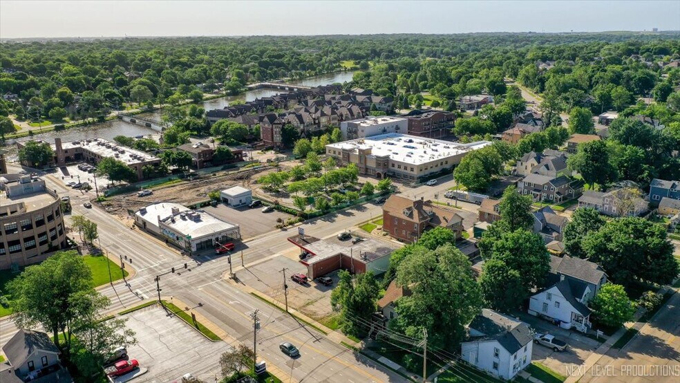 201 S 2nd St, St Charles, IL à vendre - Photo de l’immeuble – Image 2 sur 15