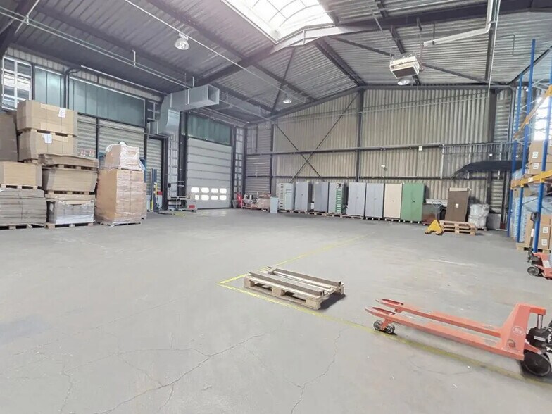 Industriel/Logistique dans Saint-Avold à vendre - Photo de l’immeuble – Image 2 sur 25