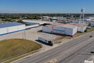 625 W Bridgers Ave, Auburndale, FL à louer Photo de l’immeuble– Image 1 sur 15