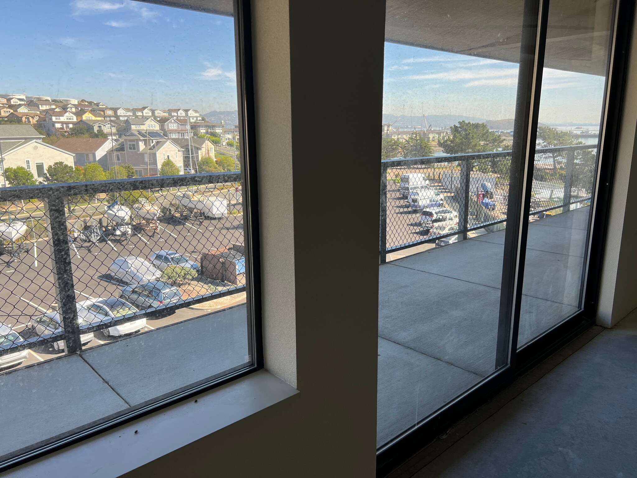 1160 Brickyard Cove Rd, Richmond, CA à louer Photo de l’immeuble– Image 1 sur 4