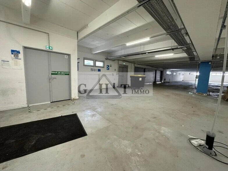 Industriel/Logistique dans Créteil à louer - Photo de l’immeuble – Image 2 sur 7