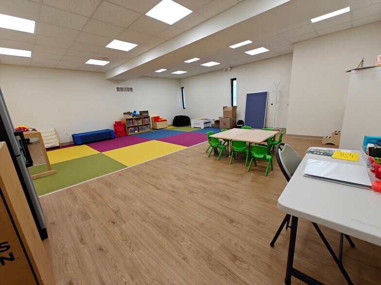 17333 W Ten Mile Rd, Southfield, MI à vendre - Photo intérieure – Image 3 sur 10