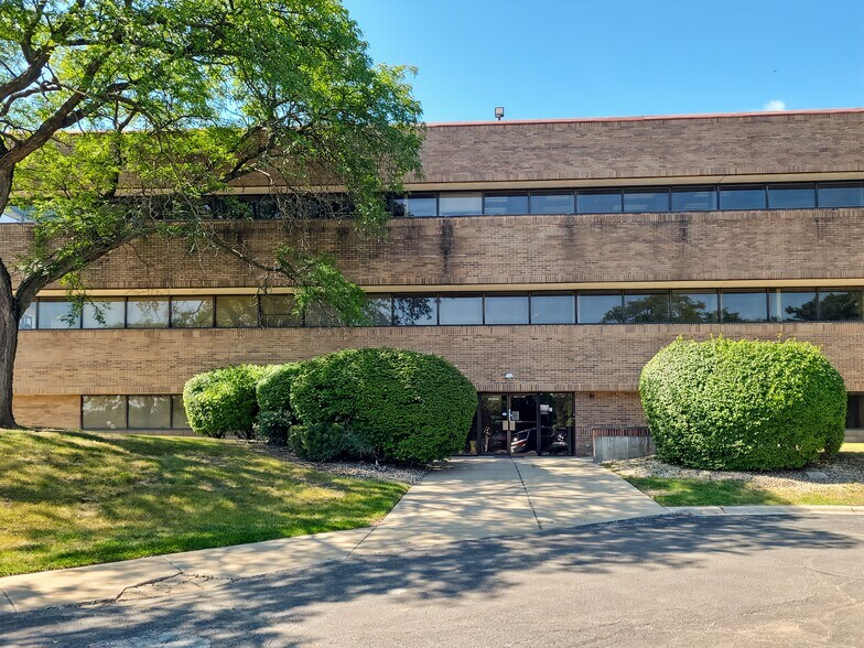 20200 Governors Dr, Olympia Fields, IL à louer - Photo de l’immeuble – Image 2 sur 20