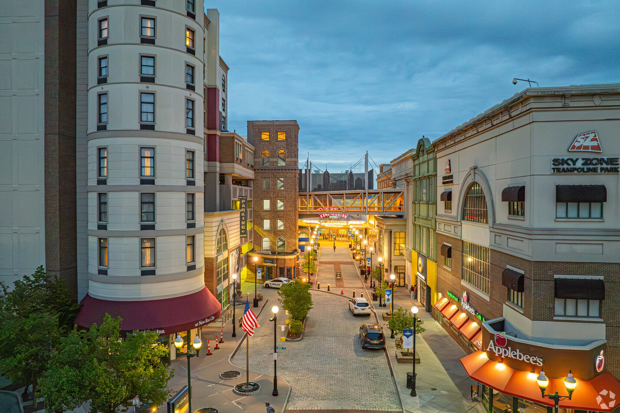 33 LeCount Pl, New Rochelle, NY à louer Photo principale– Image 1 sur 7