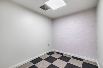 5877 Commerce St, Pittsburgh, PA à louer Photo intérieure– Image 1 sur 2