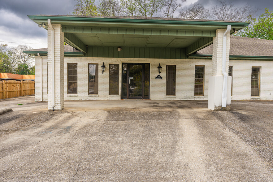 208 Marengo St, Florence, AL à louer - Photo de l’immeuble – Image 1 sur 31